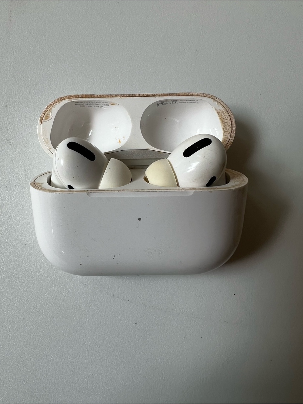 Apple AirPods Charging Case with White Earbuds for Parts Not Working